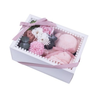 Cutie Aranjament Floral Sapun cu Ursulet din Prosop Pami